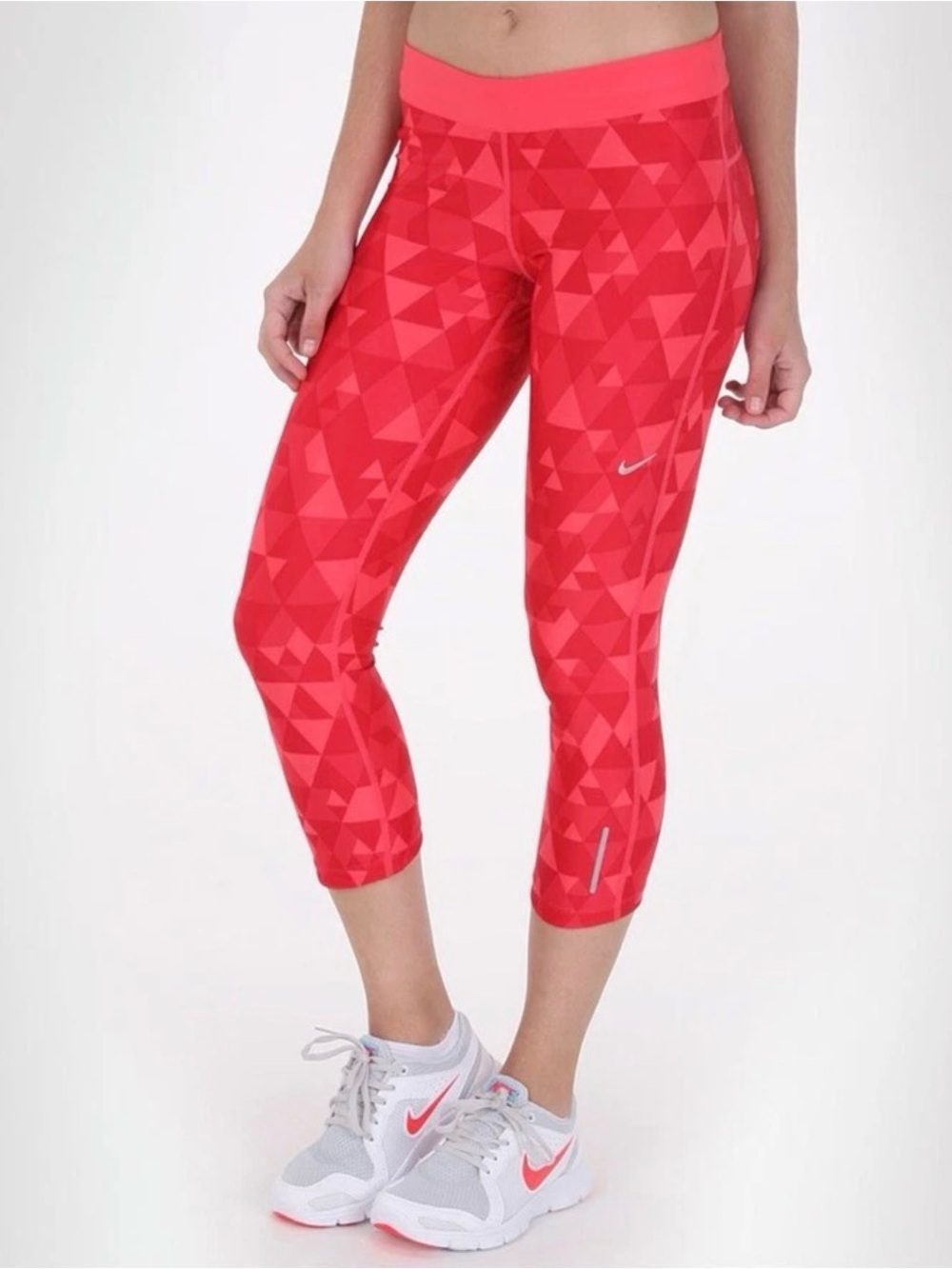 Nike Dri-FIT Geometric Triangle Print Cropped Leggings - Size Medium